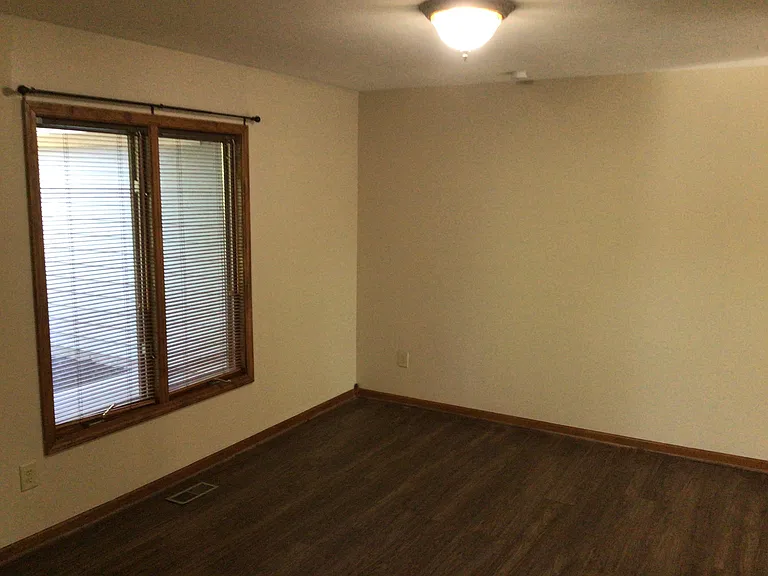 722 Justin Ct — Photo 4