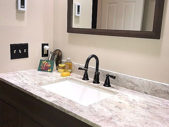 New vanity & mirror (1/2018)