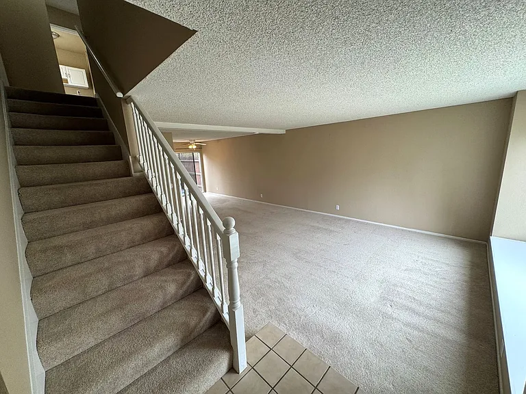 7313 Unicorn Cir — Photo 2