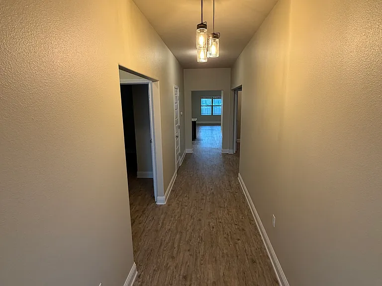 109 Clear Springs Cir — Photo 3