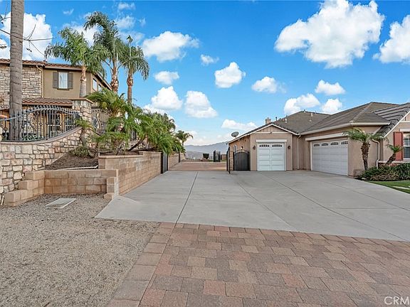 4th image of 1426 Valley Dr