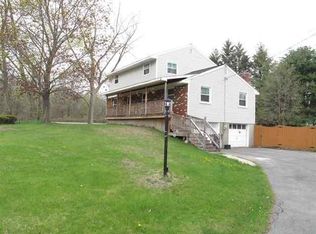 1 Cambridge Dr, Halfmoon, NY 12065