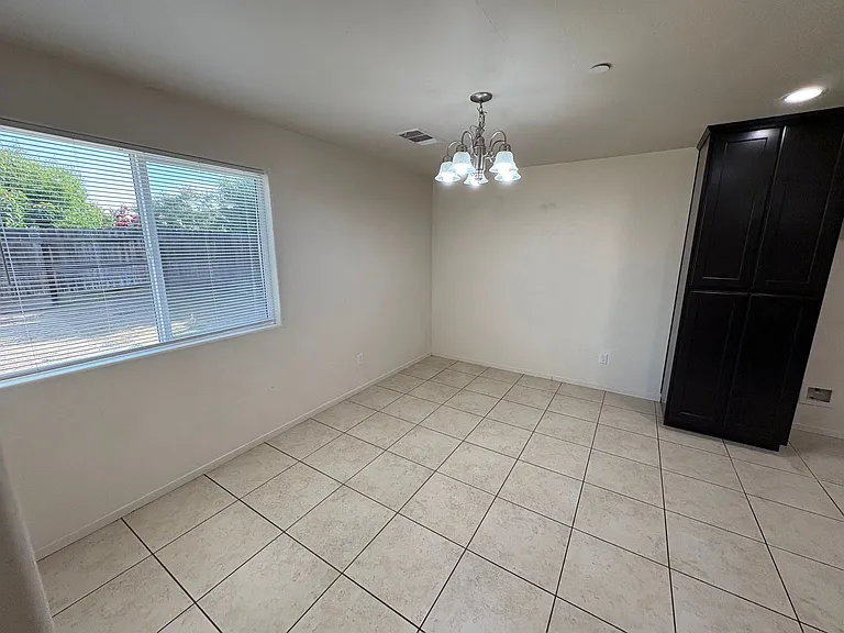 2132 E Sweet Ave — Photo 17