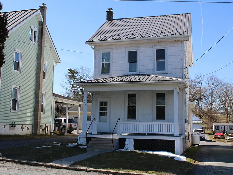 115 Spring Grove Rd — Photo 1