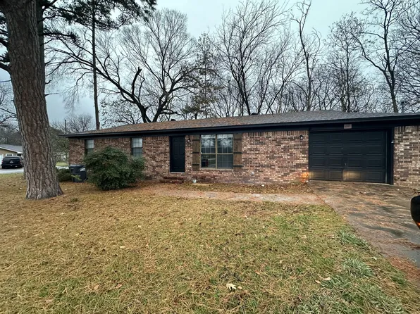 610 W 4th Pl, Russellville, AR 72801