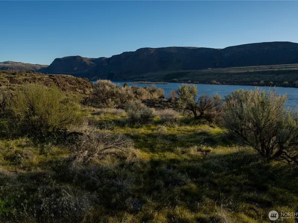 375 Ravenwing Lane, Malaga, WA 98828