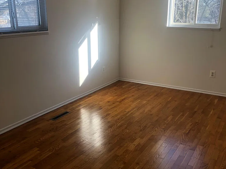 1301 W Lake Lansing Rd — Photo 16