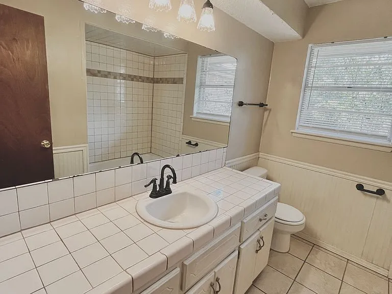2124 Allenhurst St — Photo 10