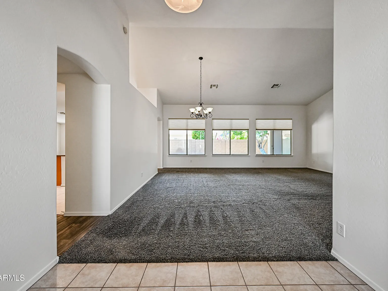 4 bed, 2.5 bath, 3039 sqft, $2,800 — Photo 3