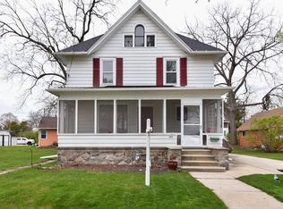 307 Grand Ave, Mukwonago, WI 53149