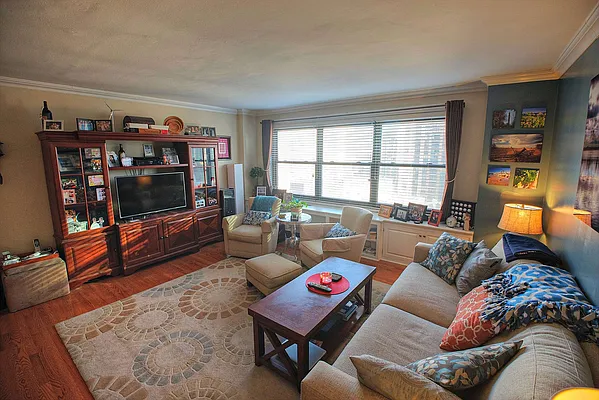 Sold by Residence Resource | media 4