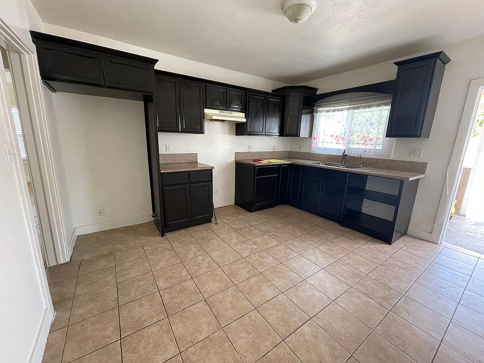 1st image of 310 N Puente Ave