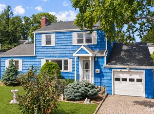 26 Powell Terrace, Bridgeport, CT 06604