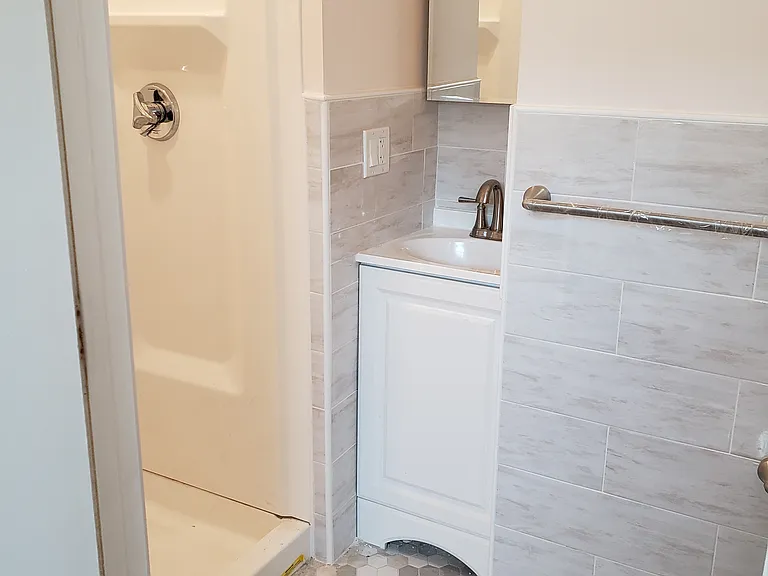 16 Marcella St — Photo 10