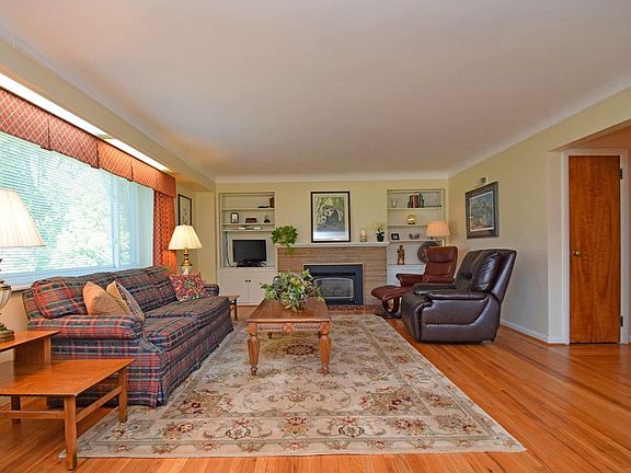 4th image of 7600 Sagamore Dr