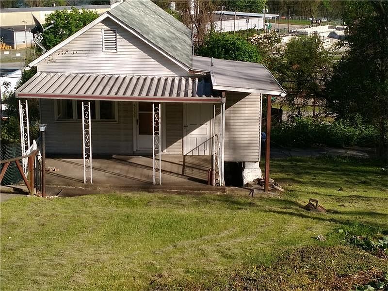 2nd image of 433 W 8th Ave