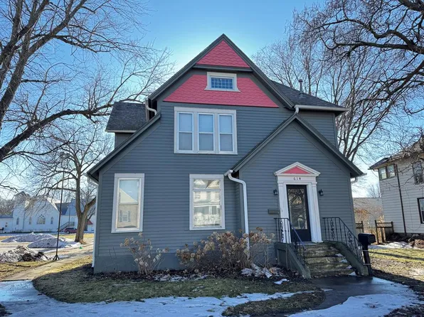 614 Division St, Webster City, IA 50595