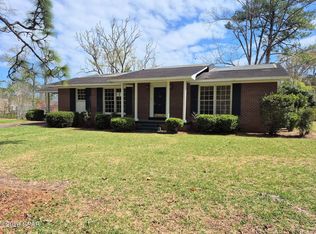 853 1st St, Chipley, FL 32428