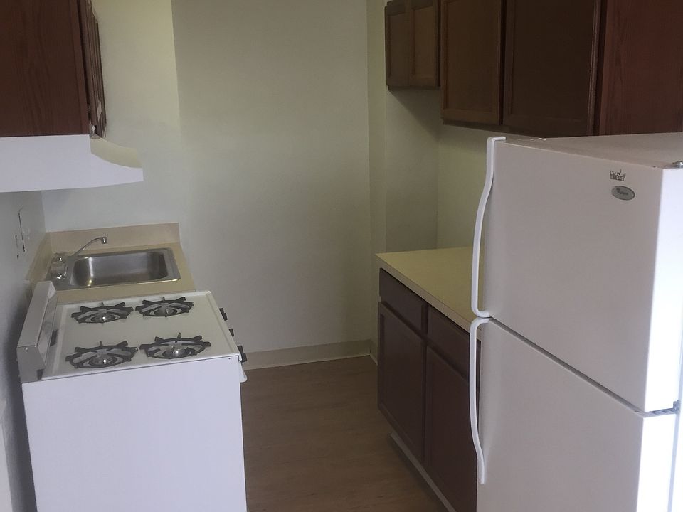 2nd image of 753 James St