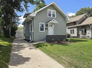 W168N9091 Garden Ave, Menomonee Falls, WI 53051