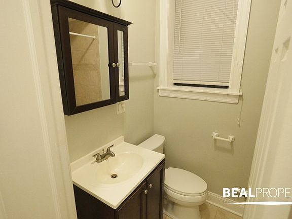 4th image of 837 W Wolfram St #837104