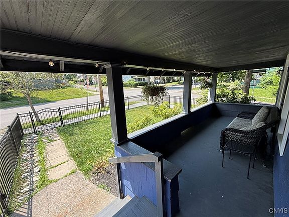 5th image of 301 Arlington Ave #3
