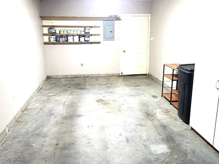 1412 W Walnut St — Photo 6
