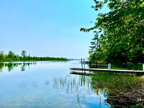 2940 Wooden Dr, Cheboygan, MI 49721