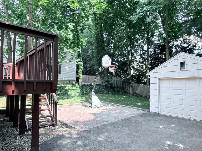 125 Brown Rd — Photo 4