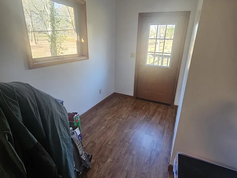 4035 N Hinkle Rd — Photo 8