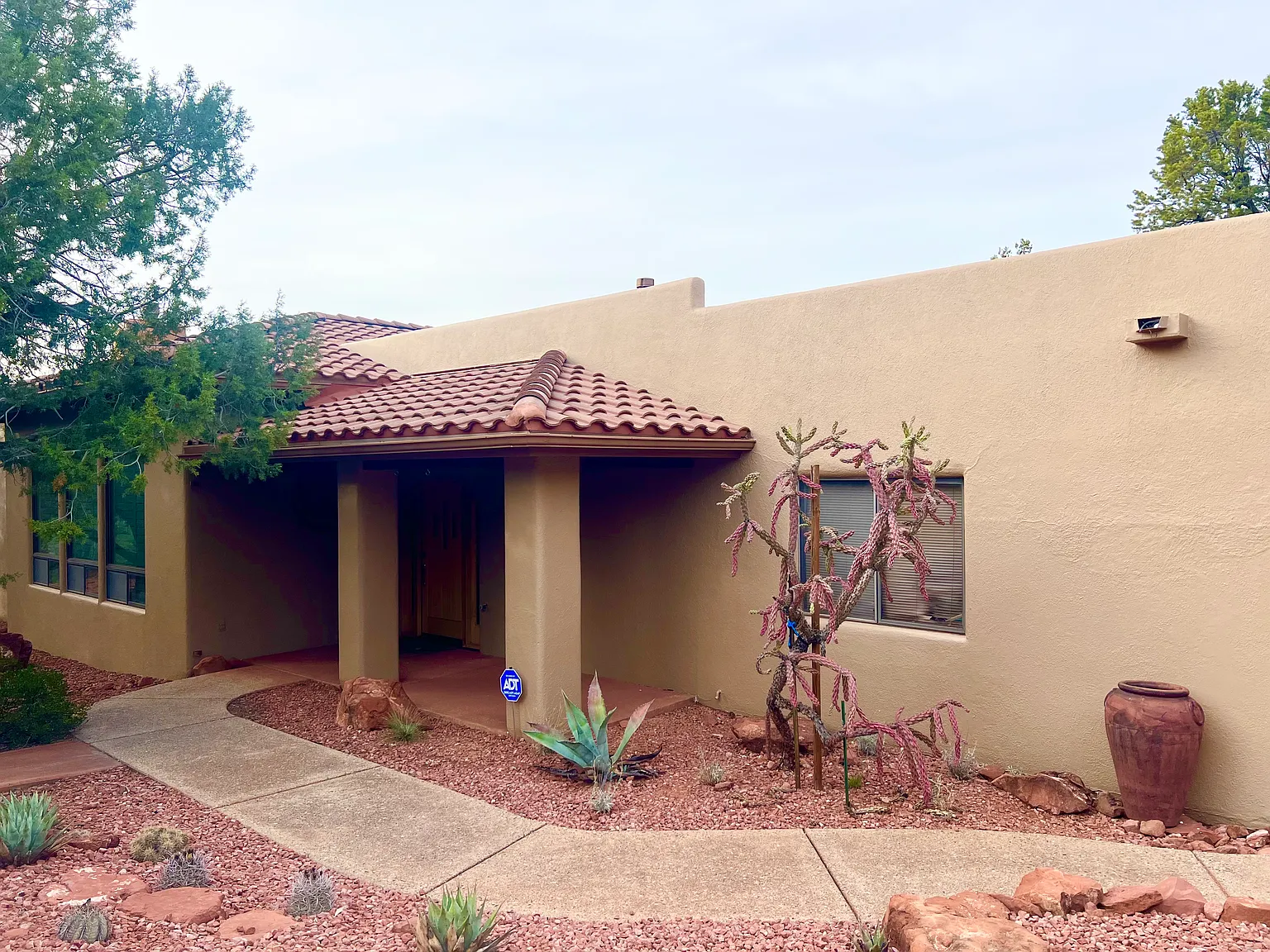4 bed, 3038 sqft, $4,550 — Photo 1