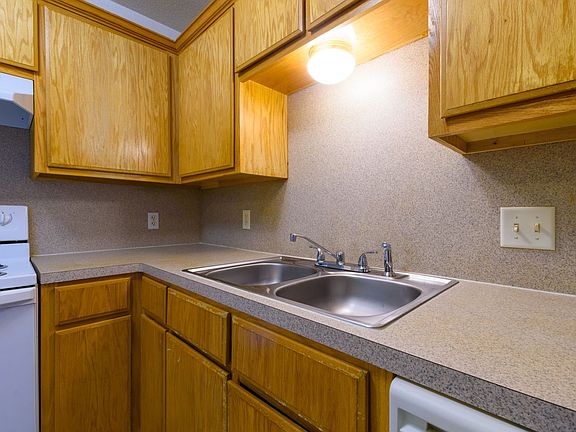 5th image of 3700-Y S Park St #D