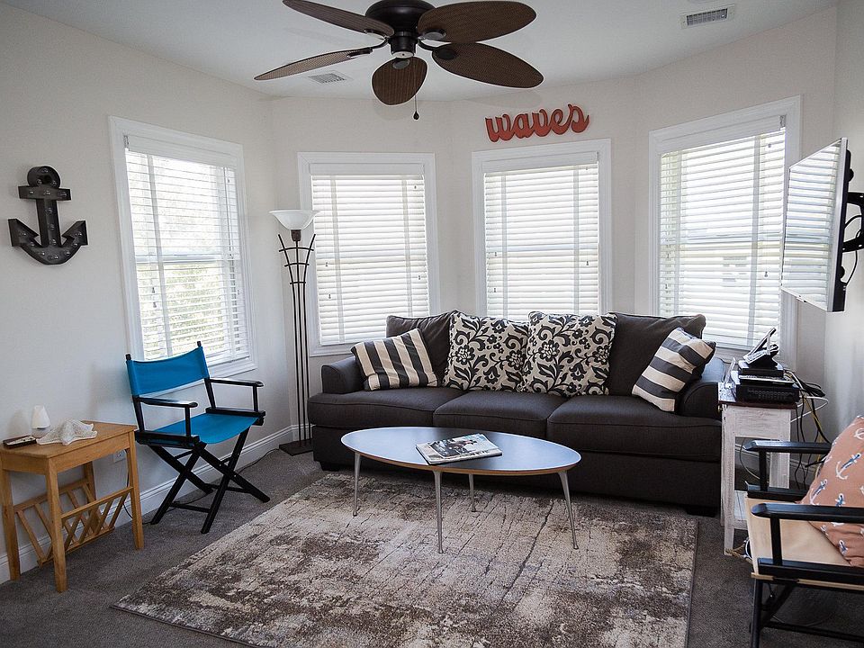 1st image of 407 Wiggins St #2