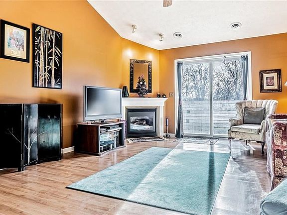 5th image of 305 Walker Dr