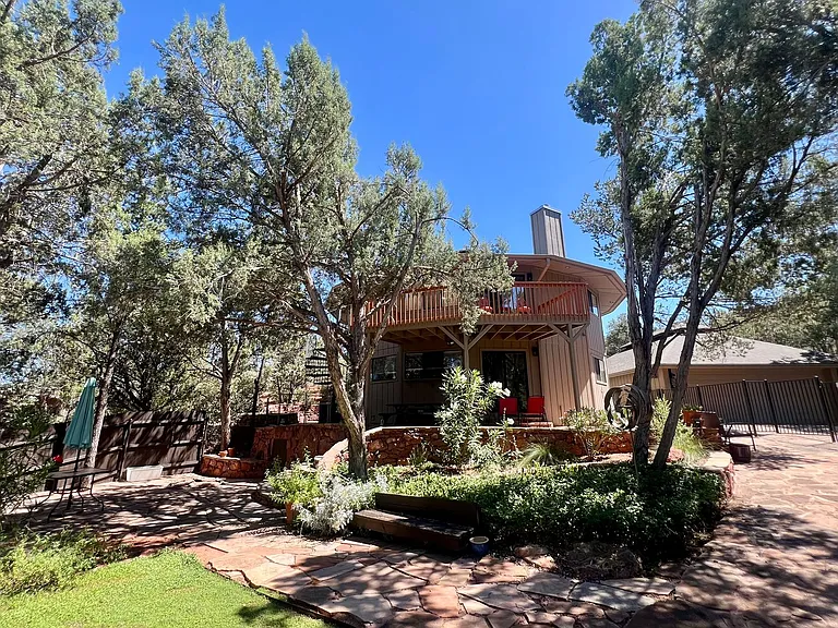 335 Foothills South Dr — Photo 8