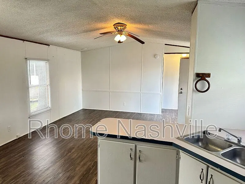 2 bed, 1.0 bath, 1008 sqft, $1,000 — Photo 4