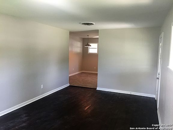 4th image of 230 W Hutchins Pl