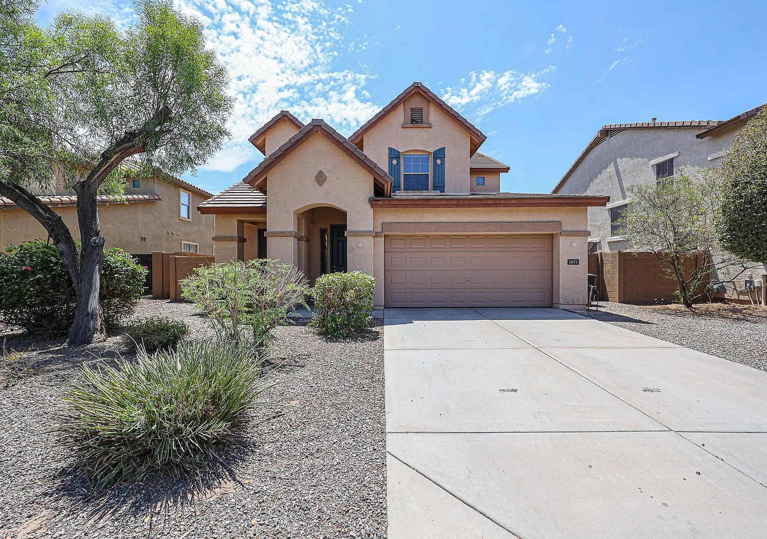 4 bed 3 bath 2500 sqft house in Vincenz, Gilbert — Photo 1