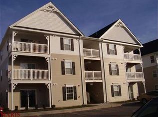 2480 Lampong Dr APT 100D, Saint Louis, MO 63125