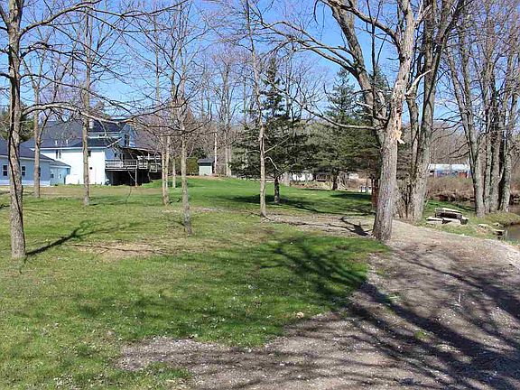 3rd image of 70 Churchill St