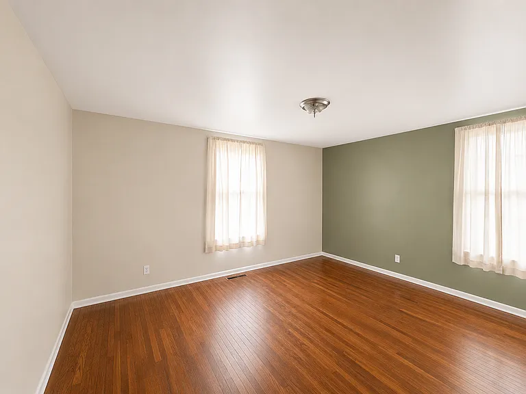 219 S Jefferson St — Photo 3