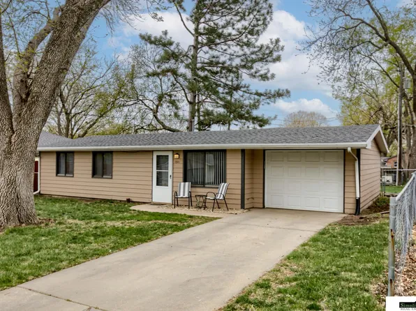 1921 Donald St, Lincoln, NE 68505