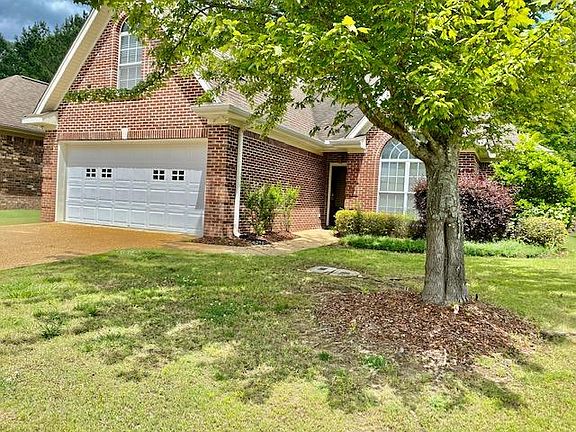 3rd image of 106 Trumpet Vine Ln