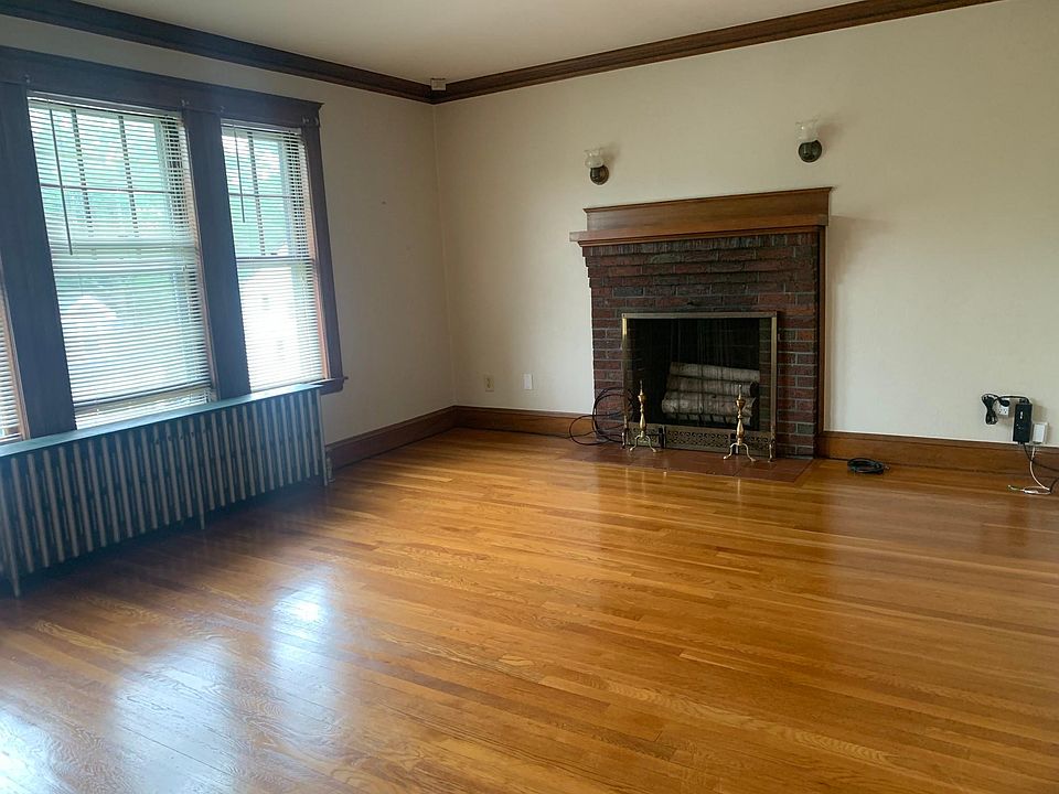 2nd image of 25 Chesbrough Rd