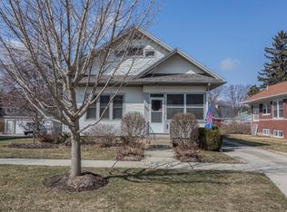 320 N Worth Ave, Elgin, IL 60123