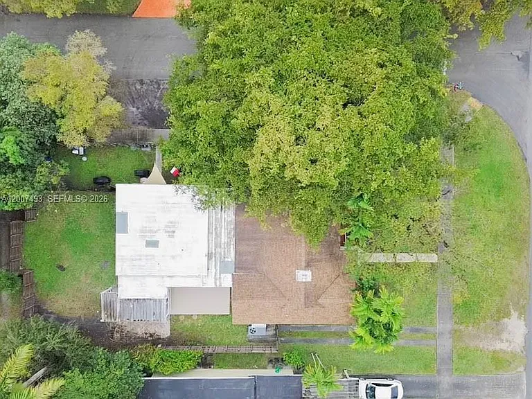 410 Pinecrest Dr — Photo 26