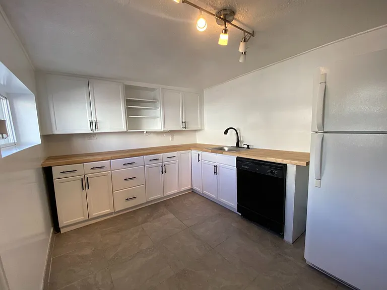 446 Sapphire Way — Photo 5