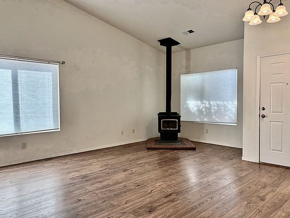 5th image of 6900 Rancho Vista Pl NE