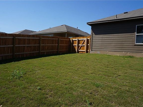 3rd image of 506 Brashear Ln