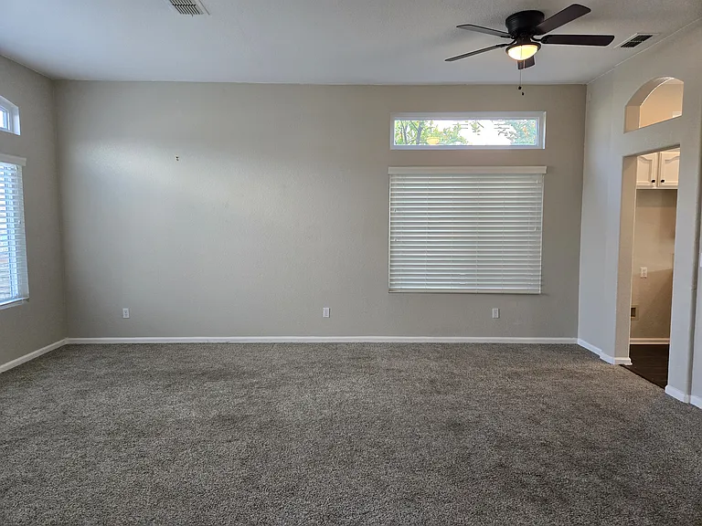 2428 Stefanie Dr — Photo 33